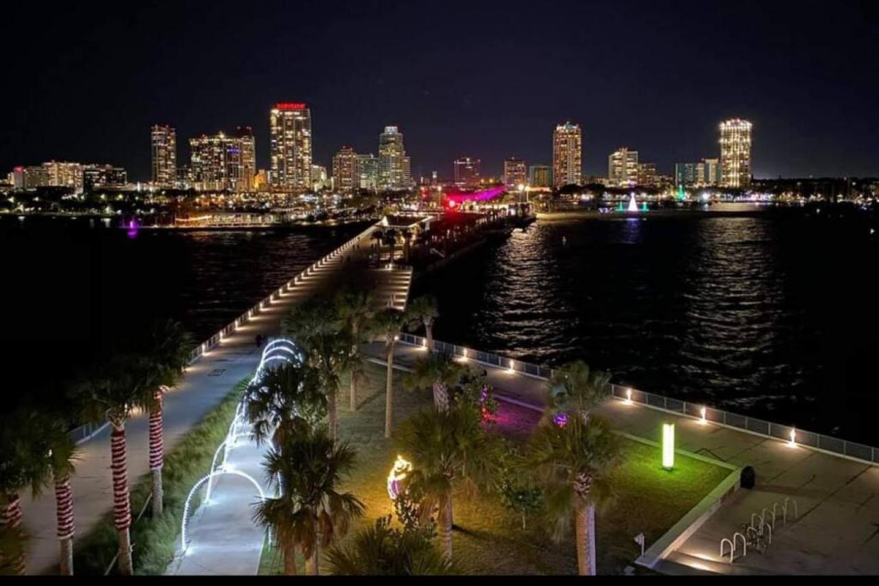 Villa Wine-Dine-Sunshine Cozy Flat In The Heart Of Dtsp St. Petersburg Esterno foto