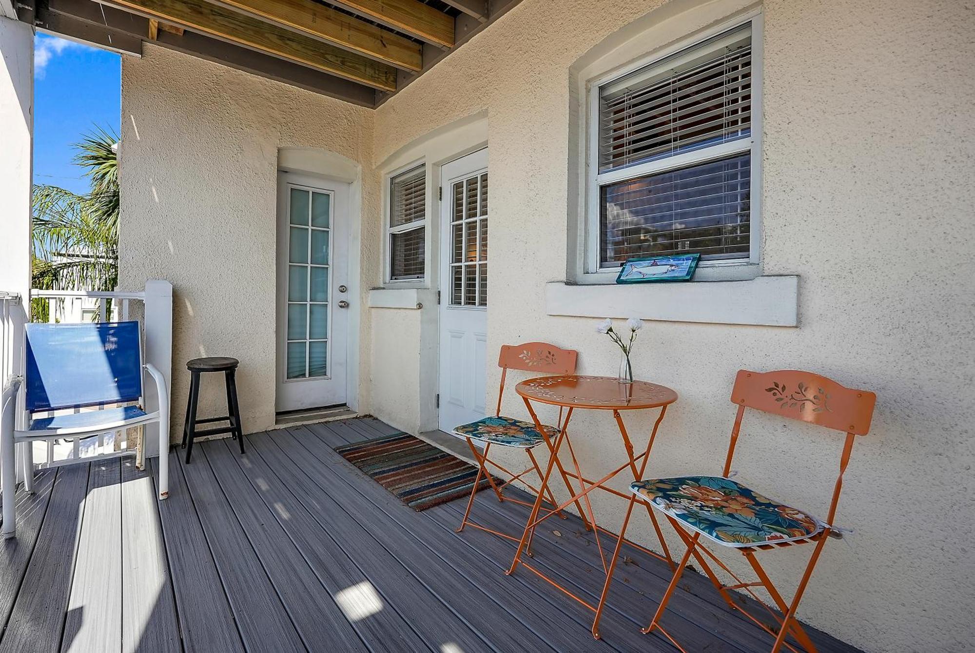 Villa Wine-Dine-Sunshine Cozy Flat In The Heart Of Dtsp St. Petersburg Esterno foto