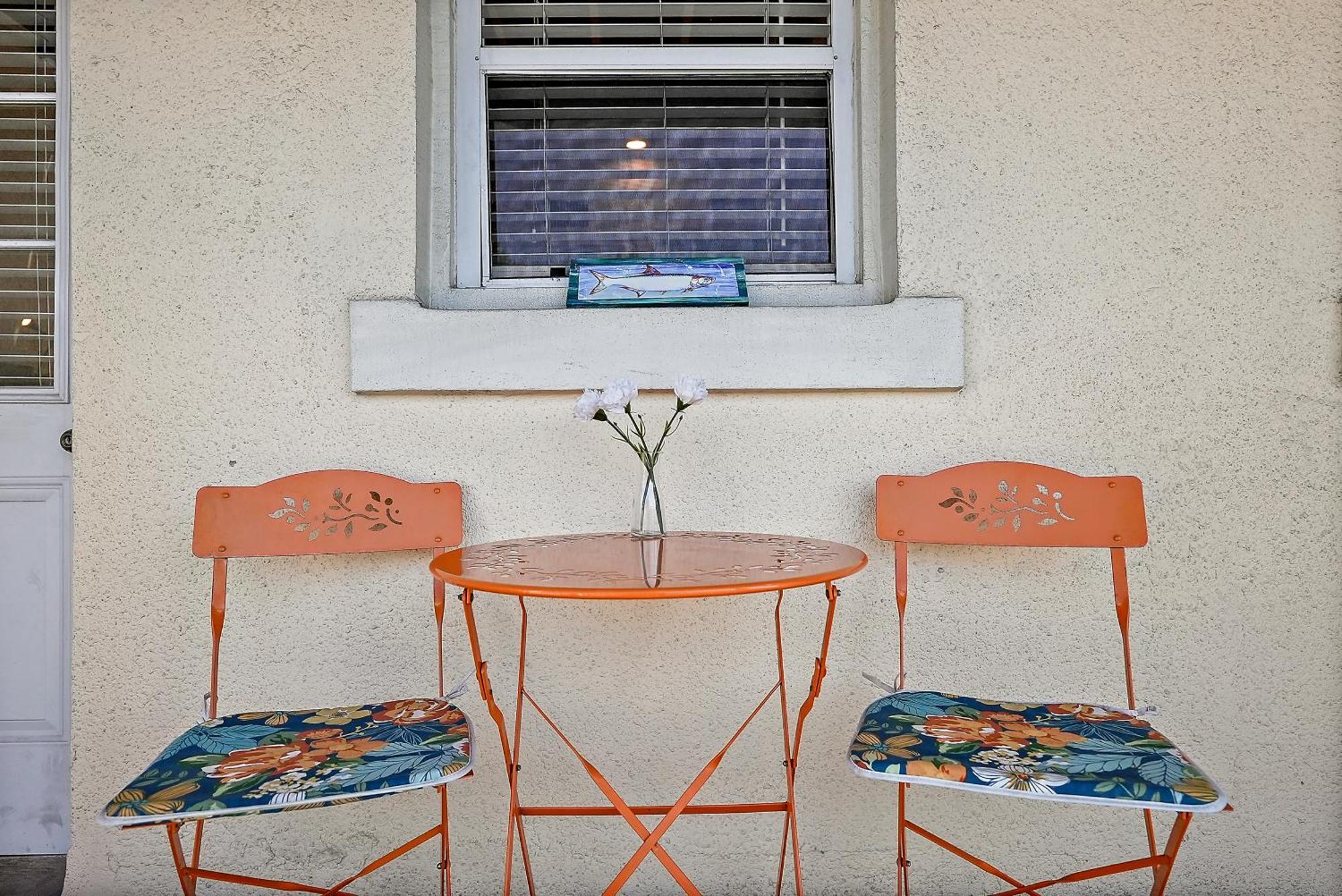 Villa Wine-Dine-Sunshine Cozy Flat In The Heart Of Dtsp St. Petersburg Esterno foto